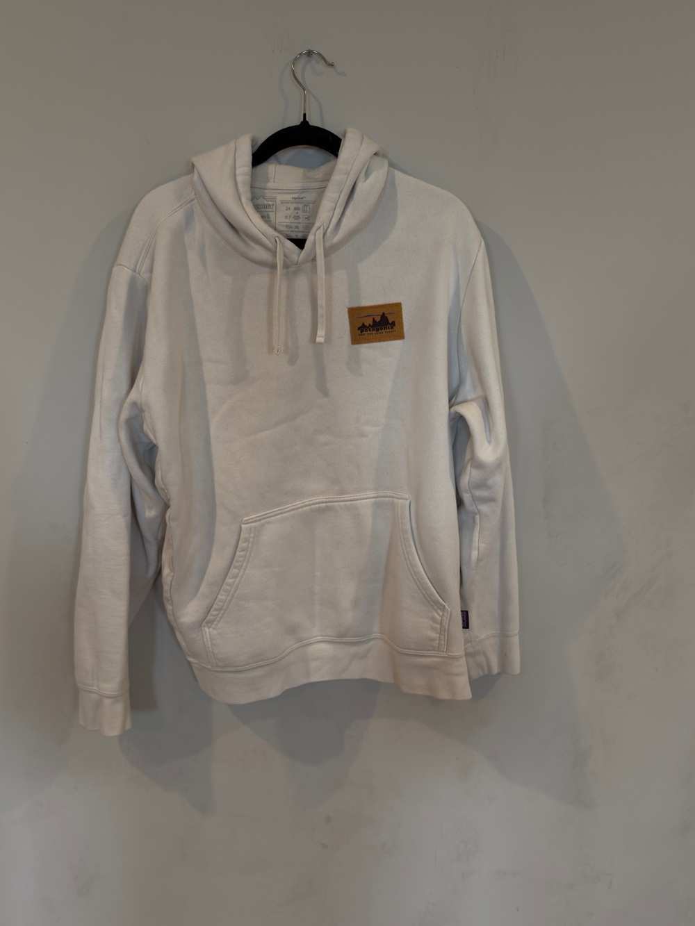 Patagonia White Pullover Hoodie with Chest Patch